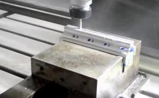 鋁型材銑削加工中心