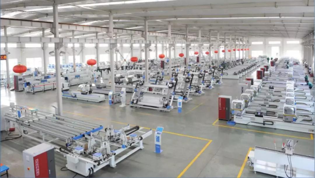 鋁門窗加工設(shè)備