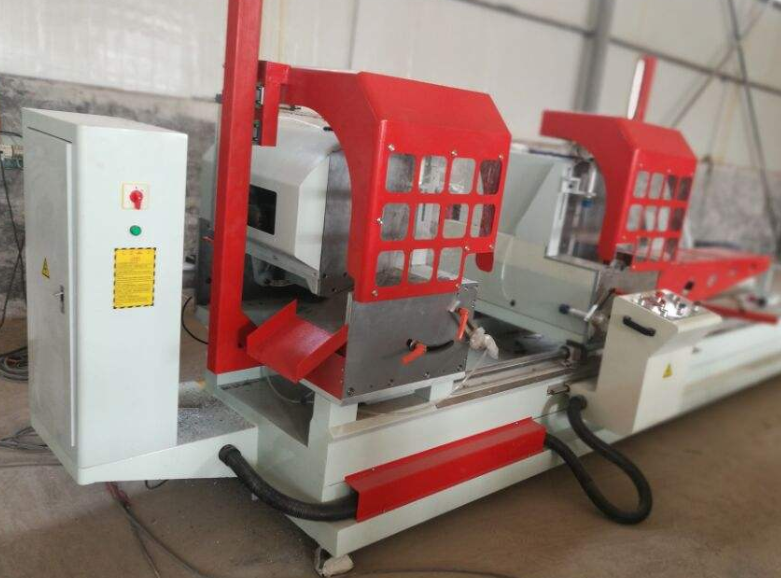 鋁合金門窗加工設備